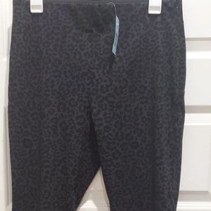 New with Tags- Ann Taylor - Legging Pant - Sz 6 Petite